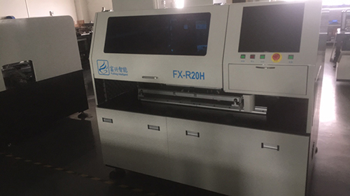 如何選擇適合自己的立式插件機(jī)